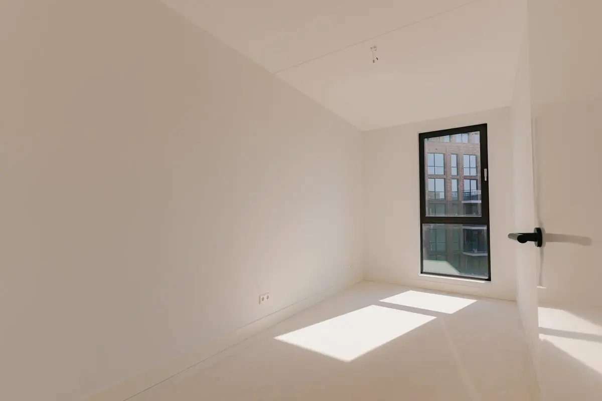 Image 10 of 12