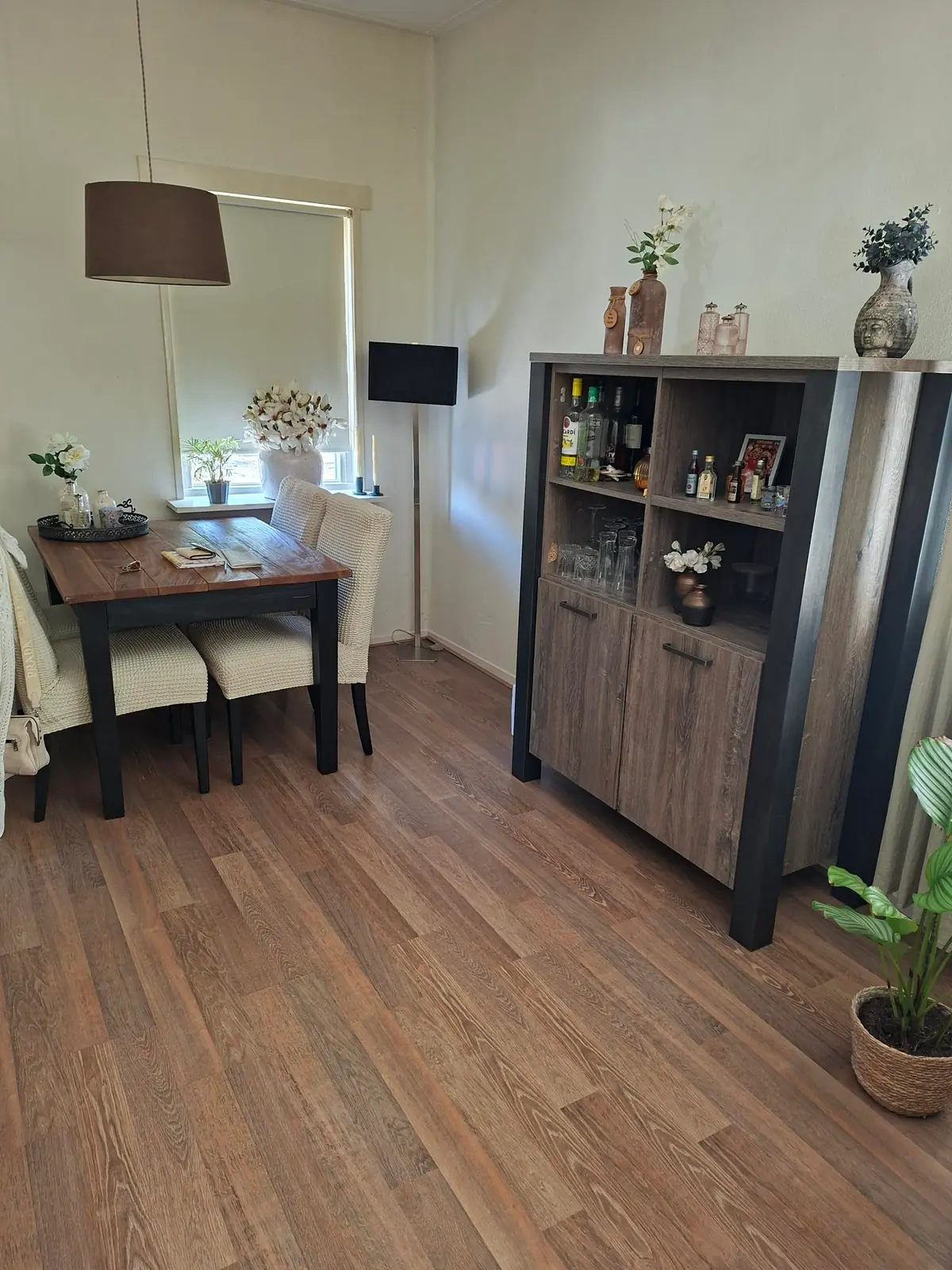 Image 4 of 10