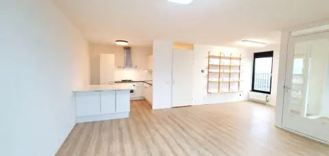 Hoekappartement Simon Carmiggelthof 115, Den Haag