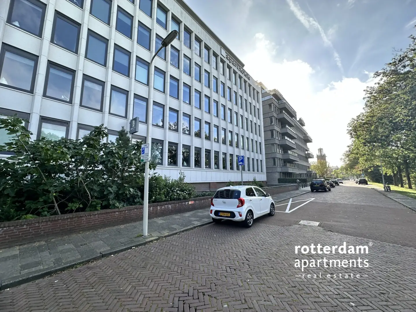 Bild 1 von 19