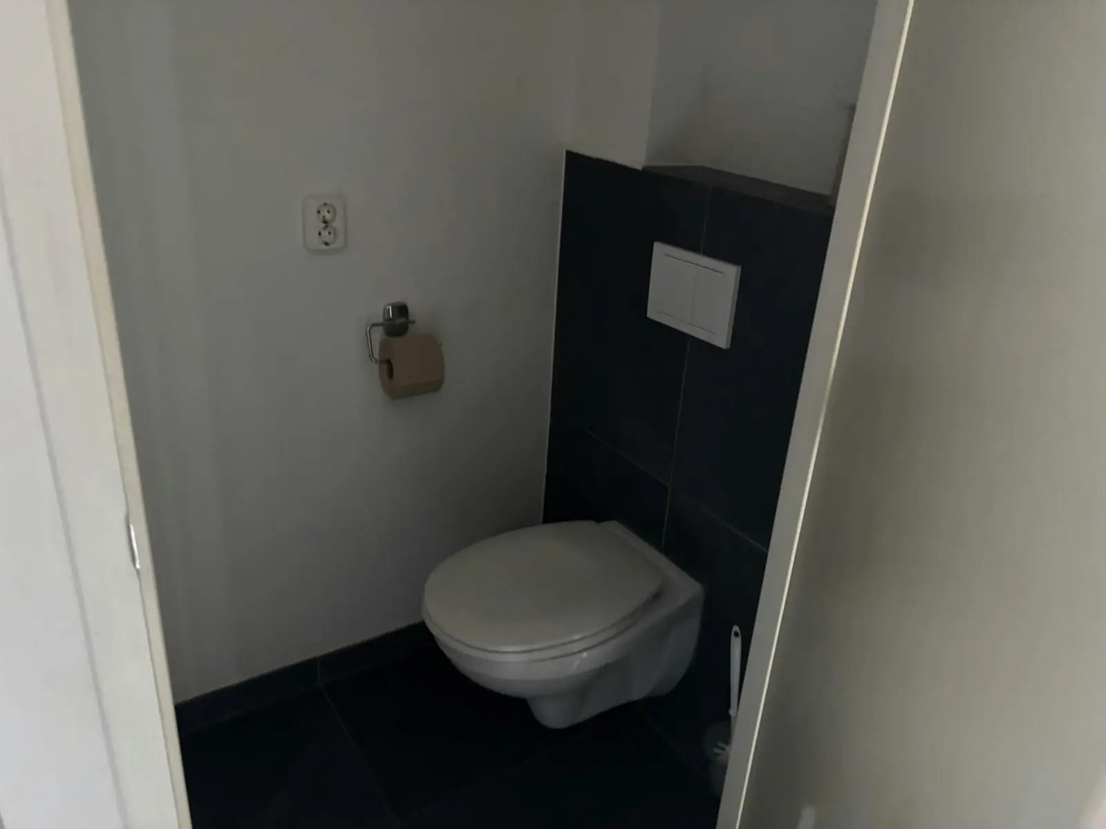 Image 4 of 22