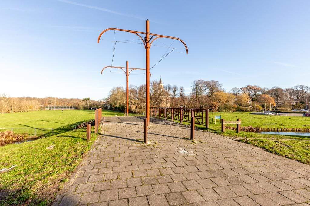 Image 24 of 27