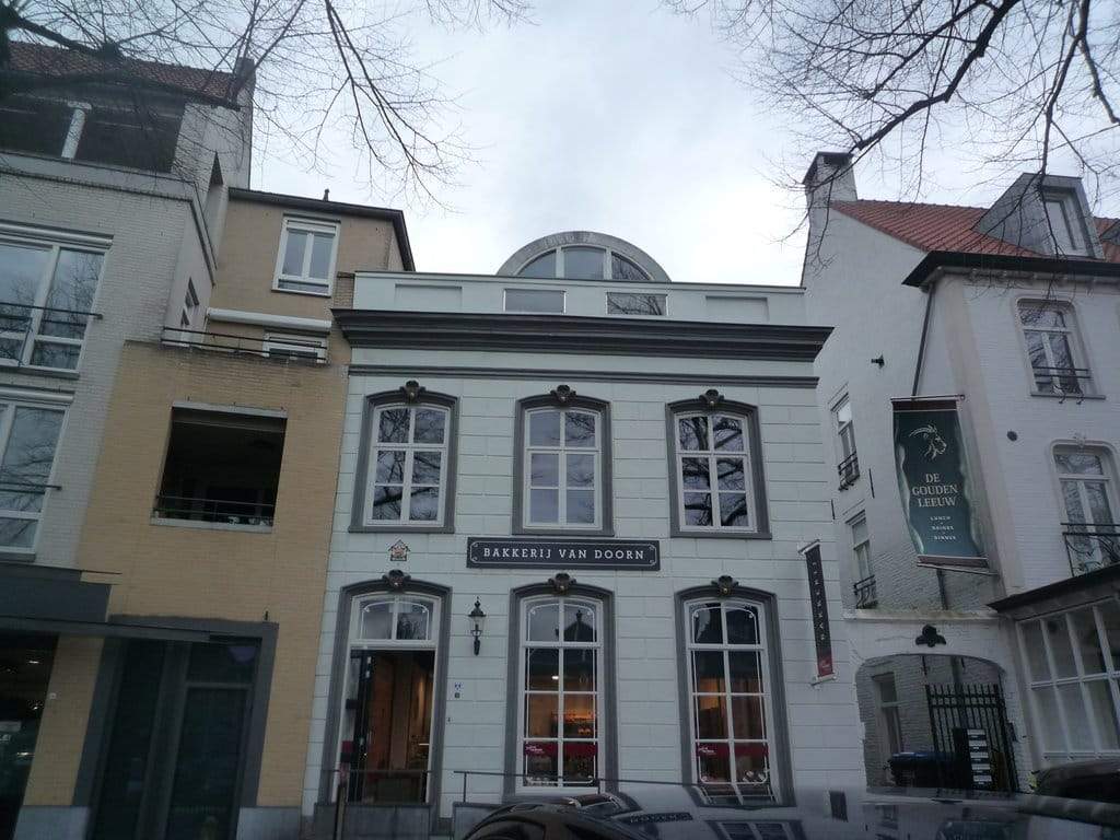 Bild 2 von 12