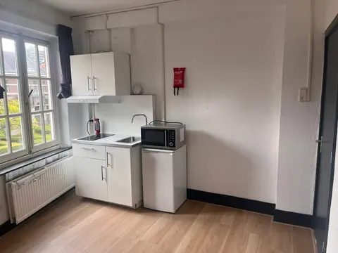 Ongemeubileerde kamer Valkenburgerweg, Heerlen - Te Huur