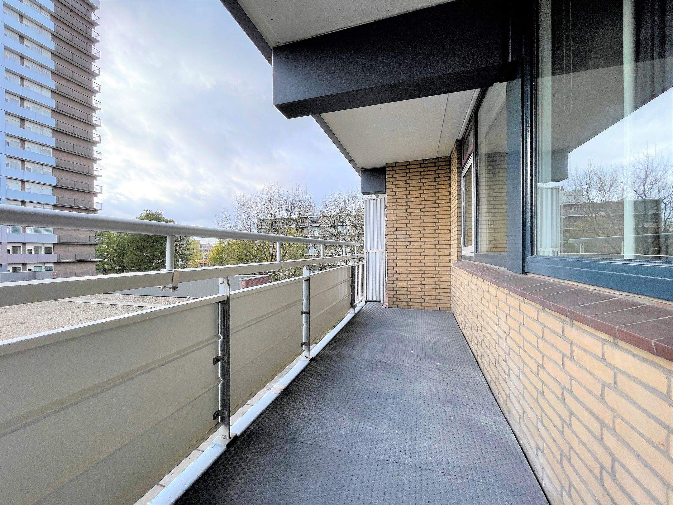 Image 21 of 24
