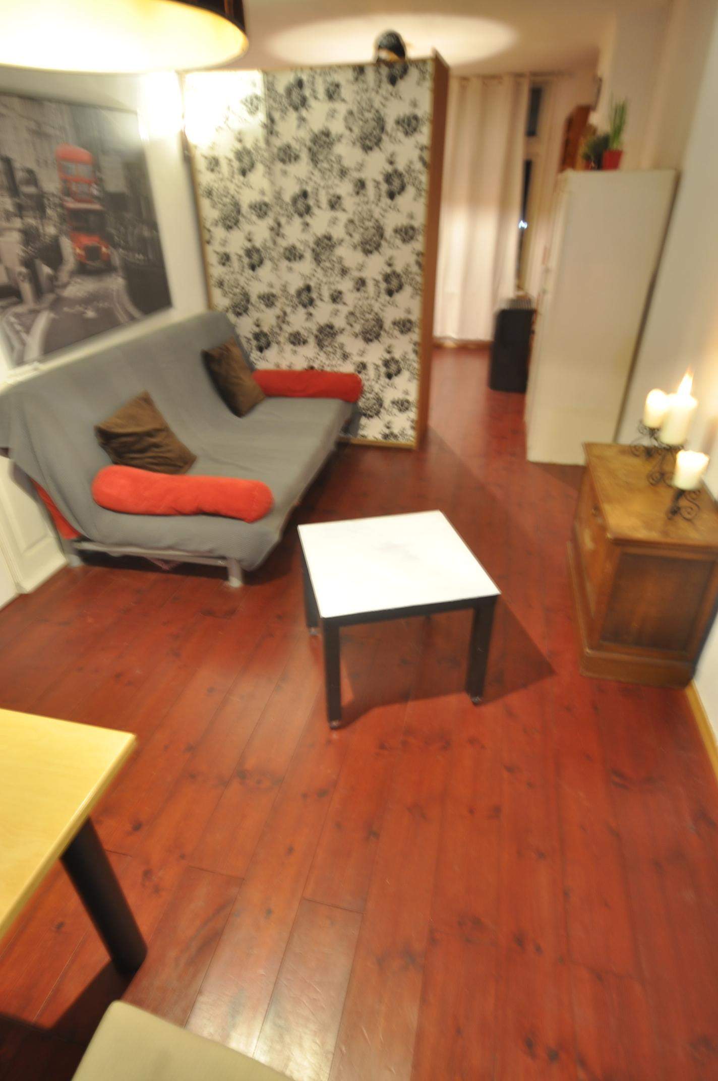 Image 3 of 9