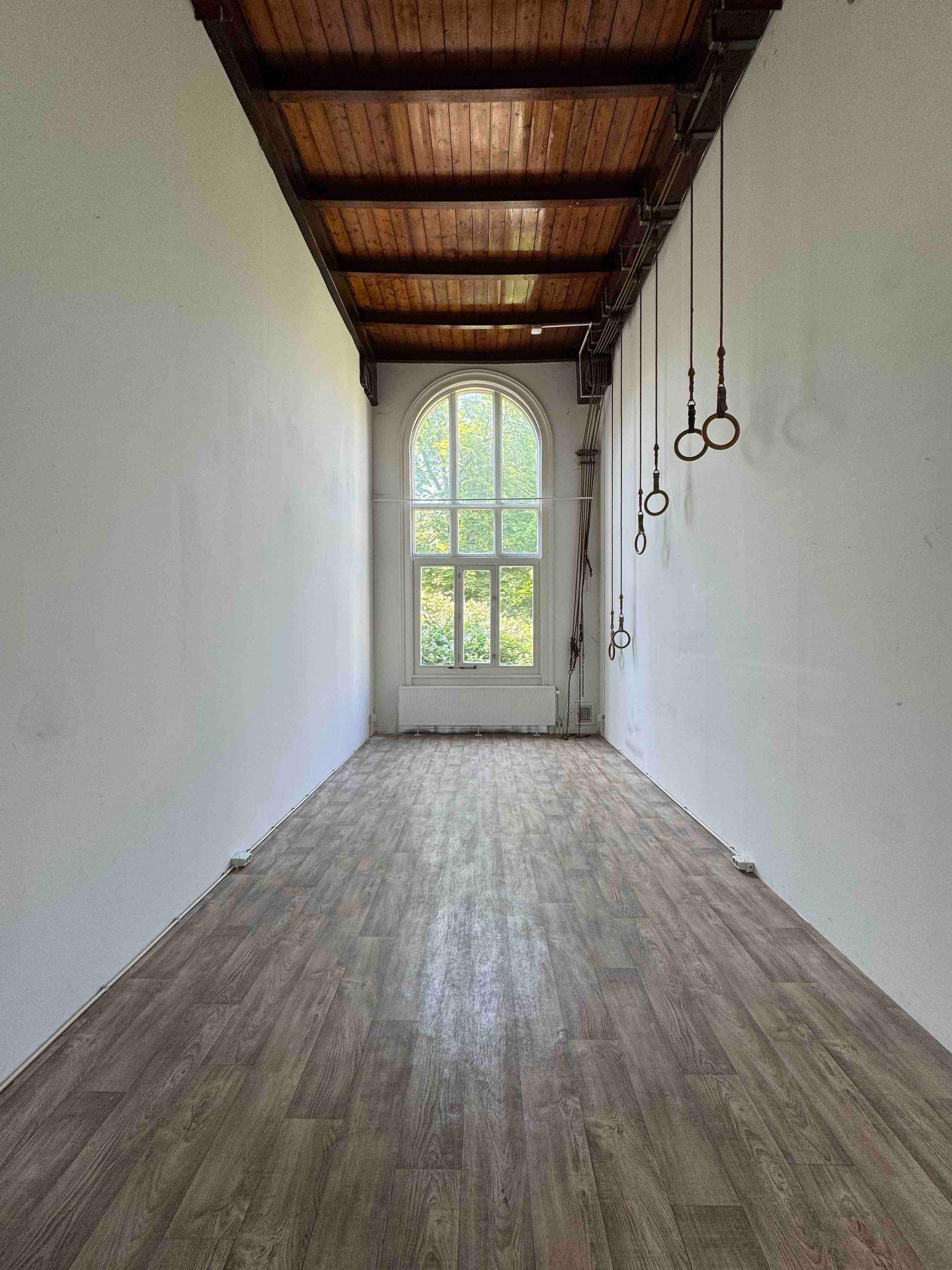 Image 1 of 7