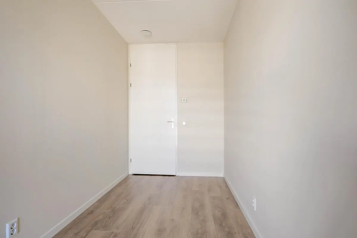 Image 10 of 22