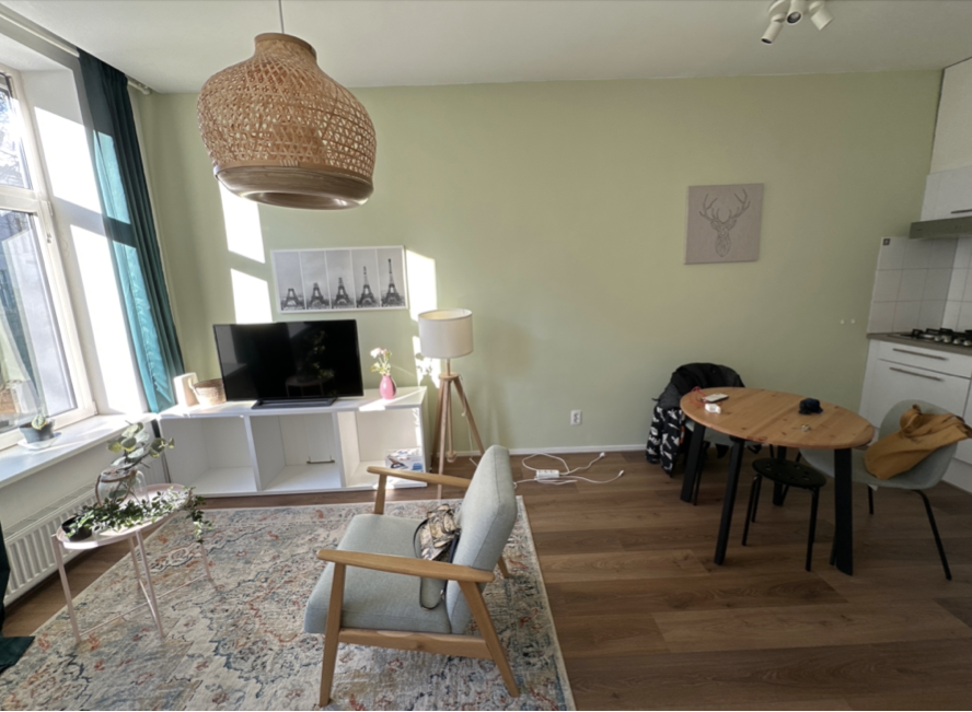 Image 1 of 8