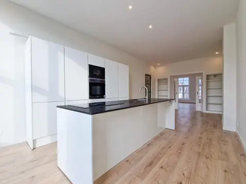 Valeriusstraat 8-A, La Haye – Appartement Duplex de 4 Chambres à Louer