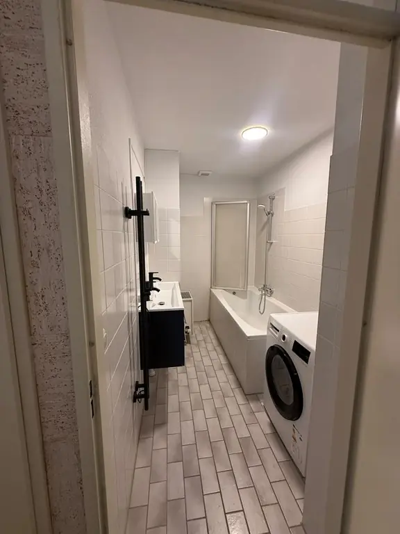 Image 21 of 25