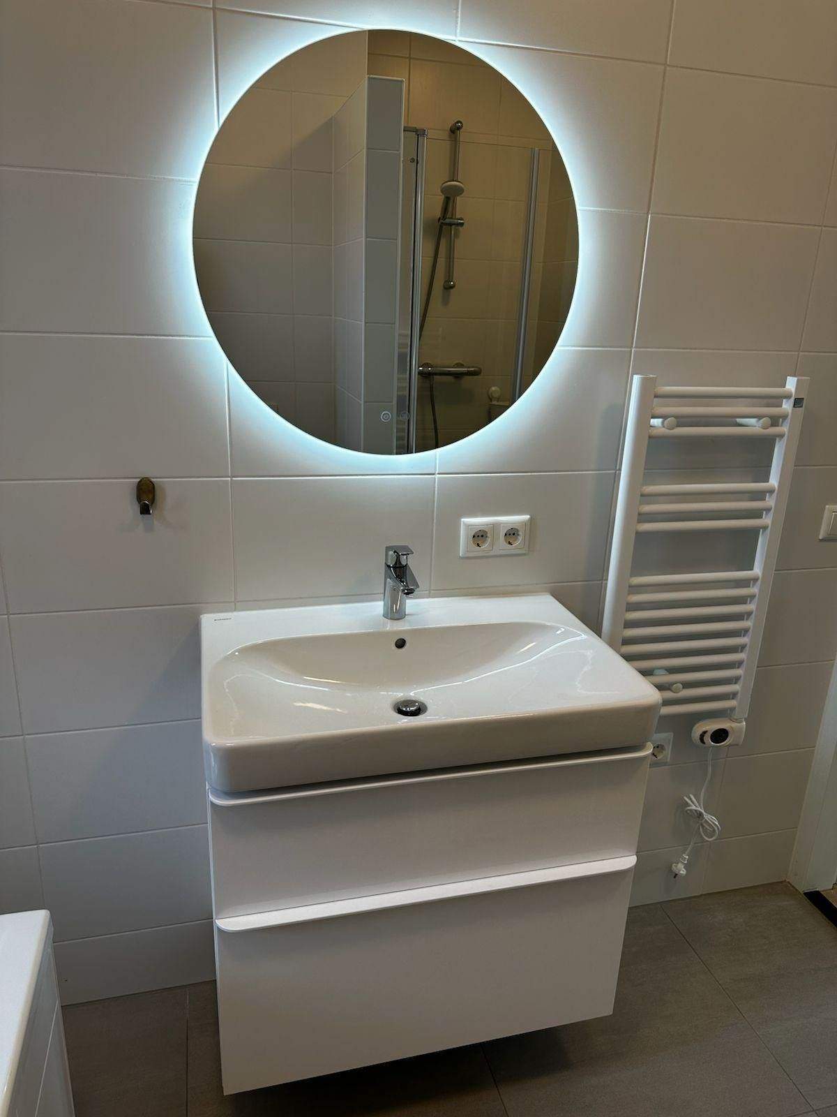 Image 20 of 30
