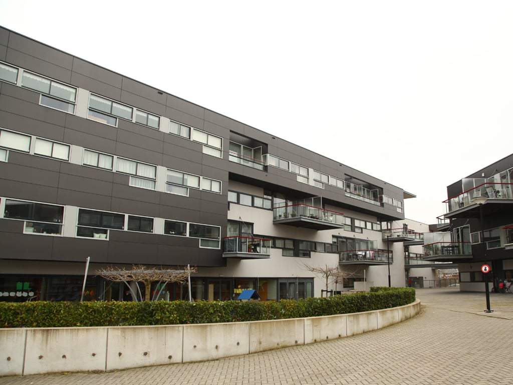 Bild 1 von 8