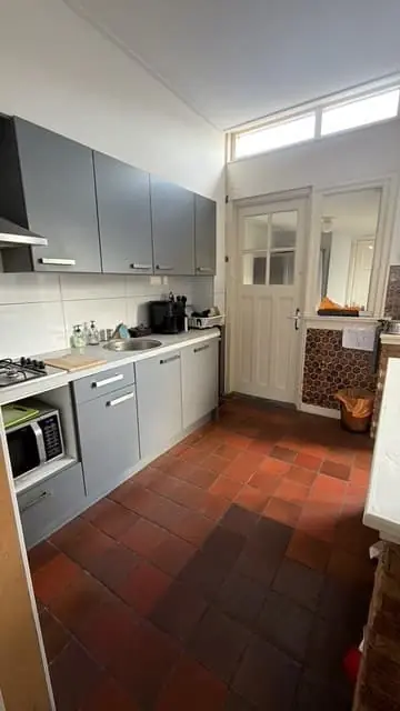 Image 3 of 10