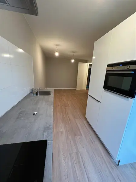 Image 2 of 11