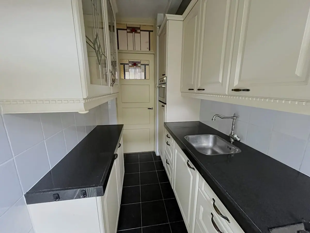 Image 10 of 14