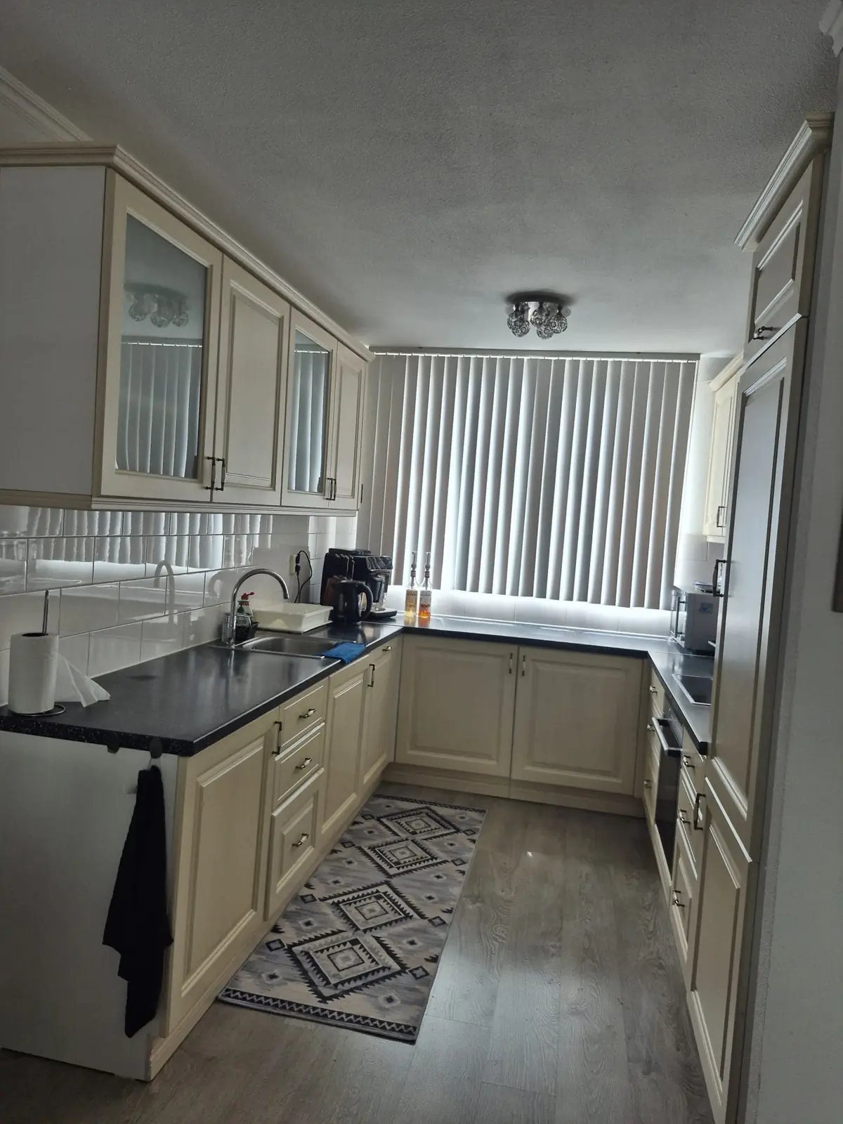 Image 6 of 7