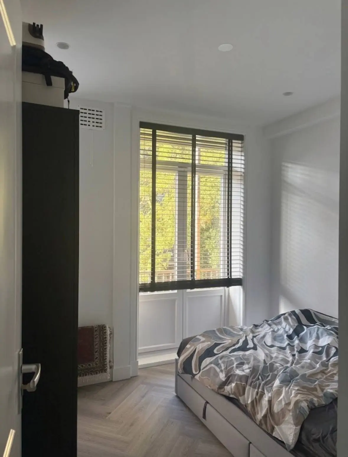 Image 2 of 4