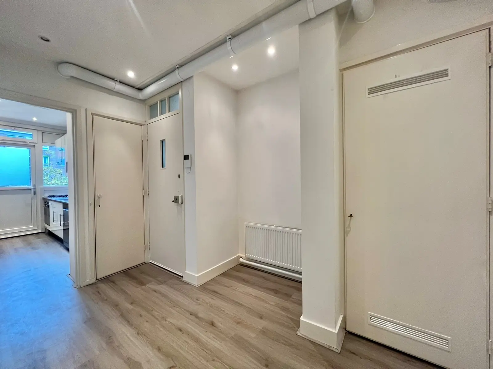 Image 3 of 25