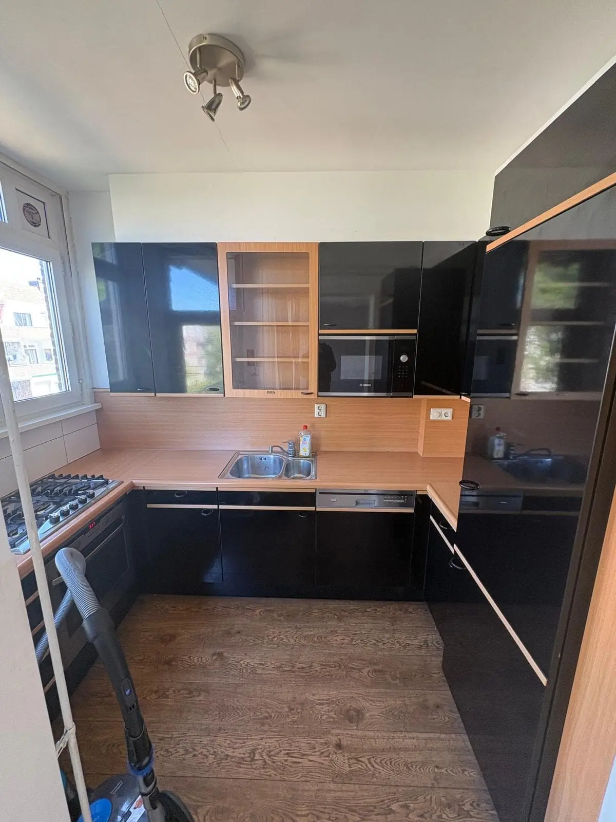 Image 6 of 8