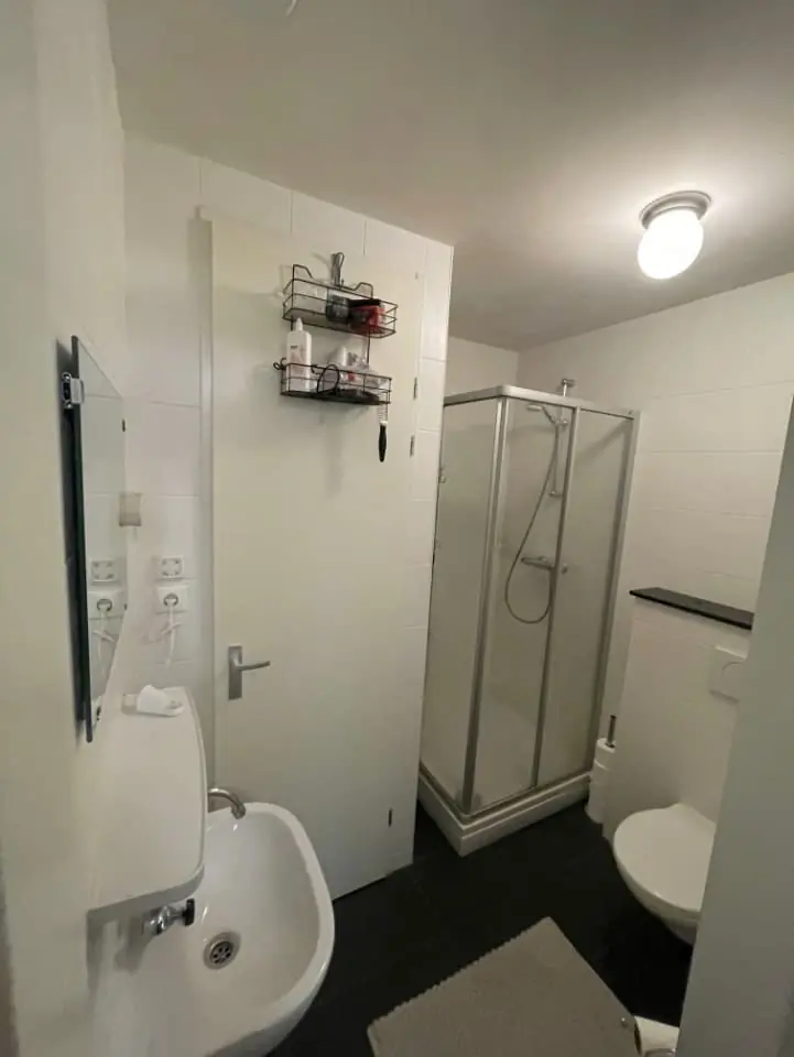 Image 6 of 6