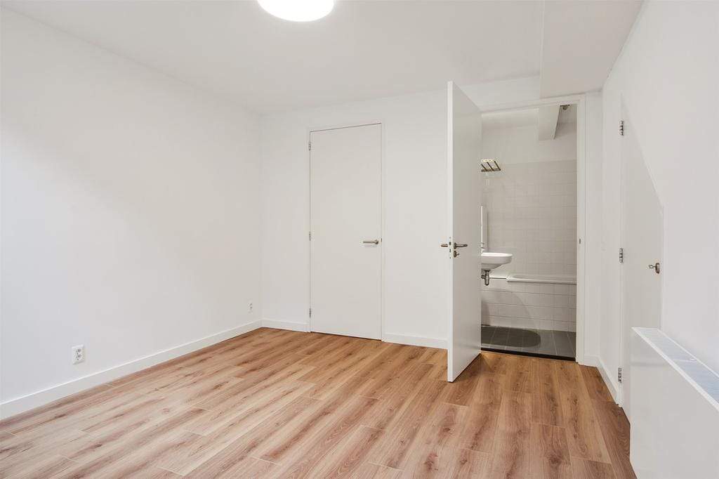 Image 18 of 20