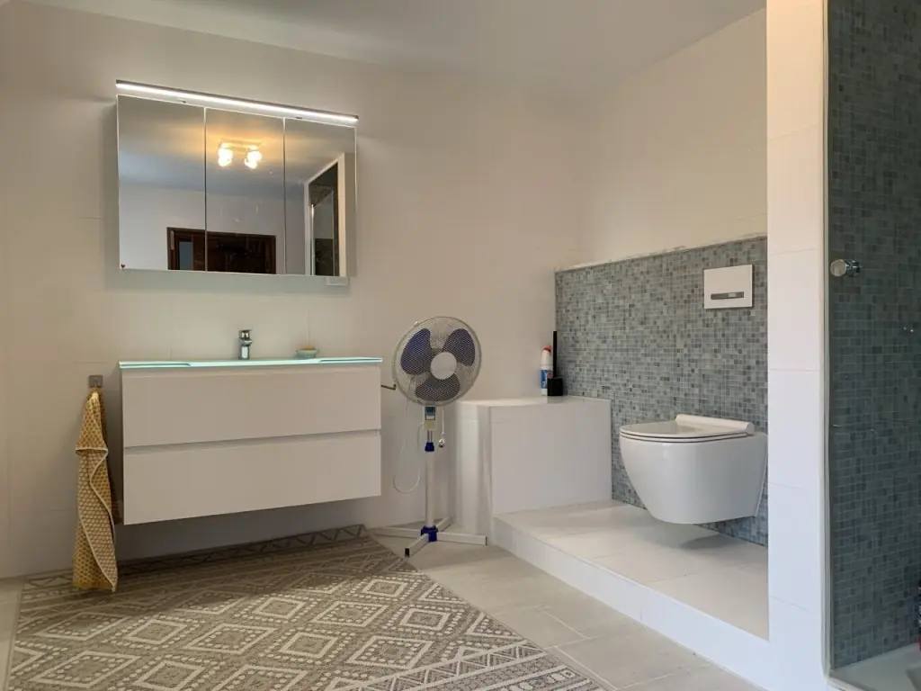 Image 20 of 32