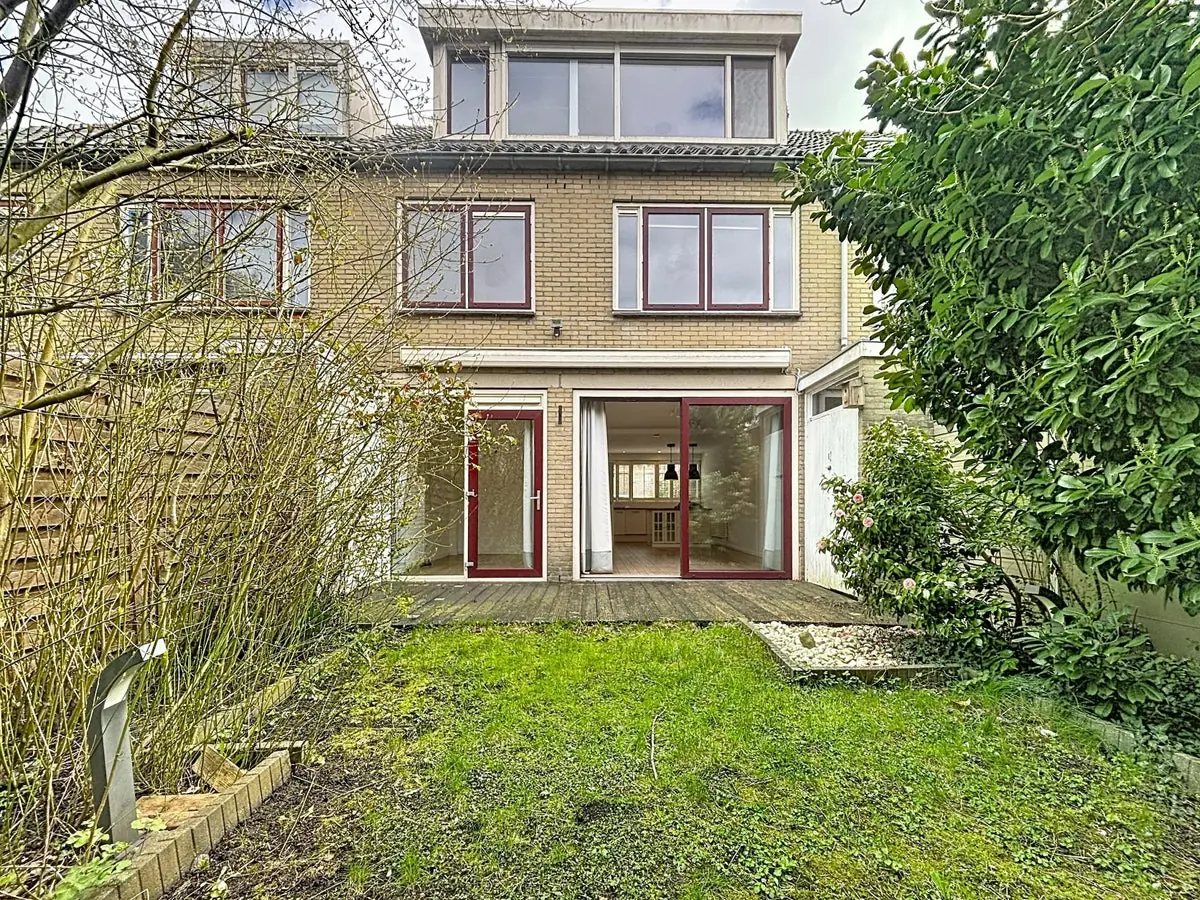Image 10 of 23
