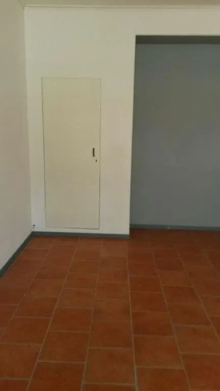 Image 4 of 10