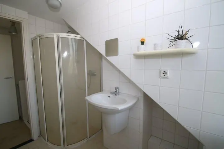 Image 15 of 16