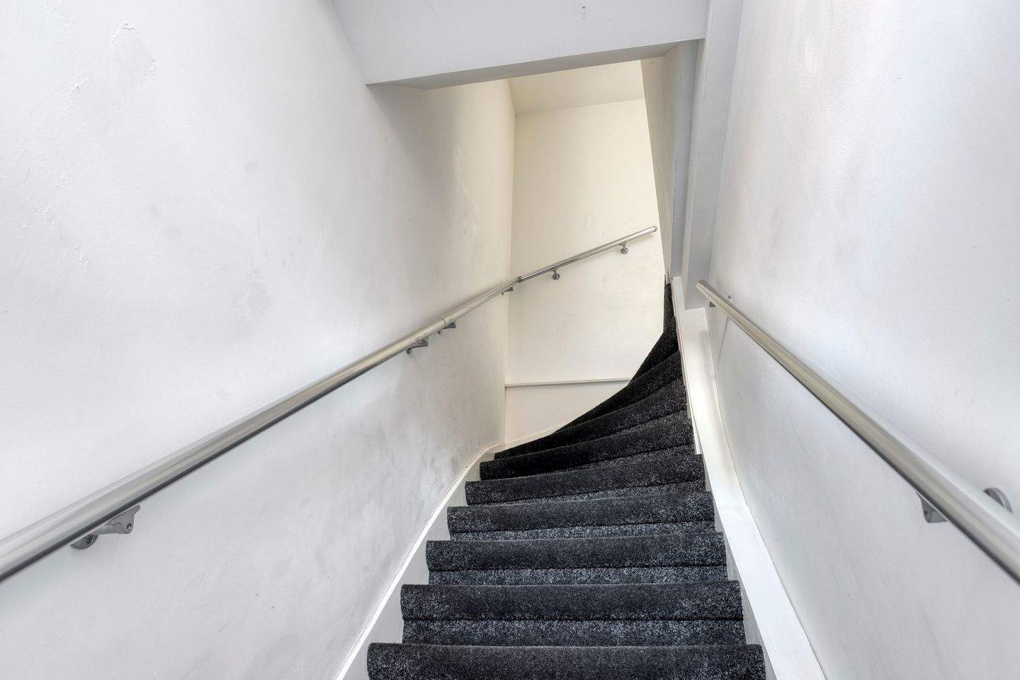 Image 19 of 27
