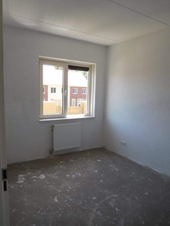 Image 10 of 16