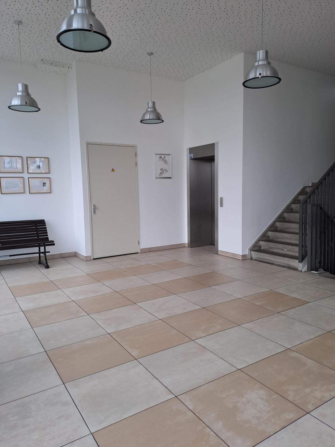 Image 4 of 9