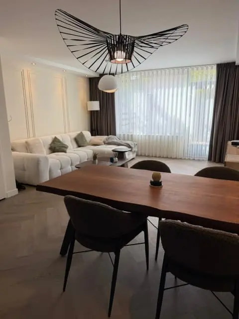 Image 2 of 10
