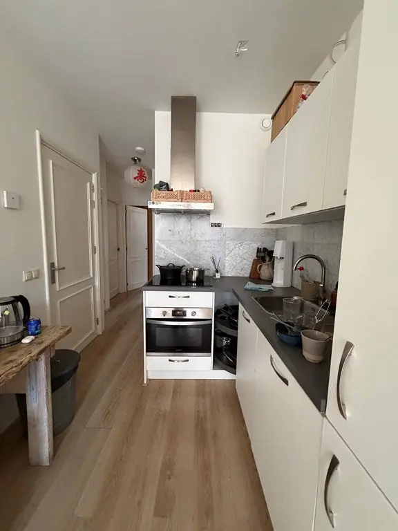 Image 4 of 11