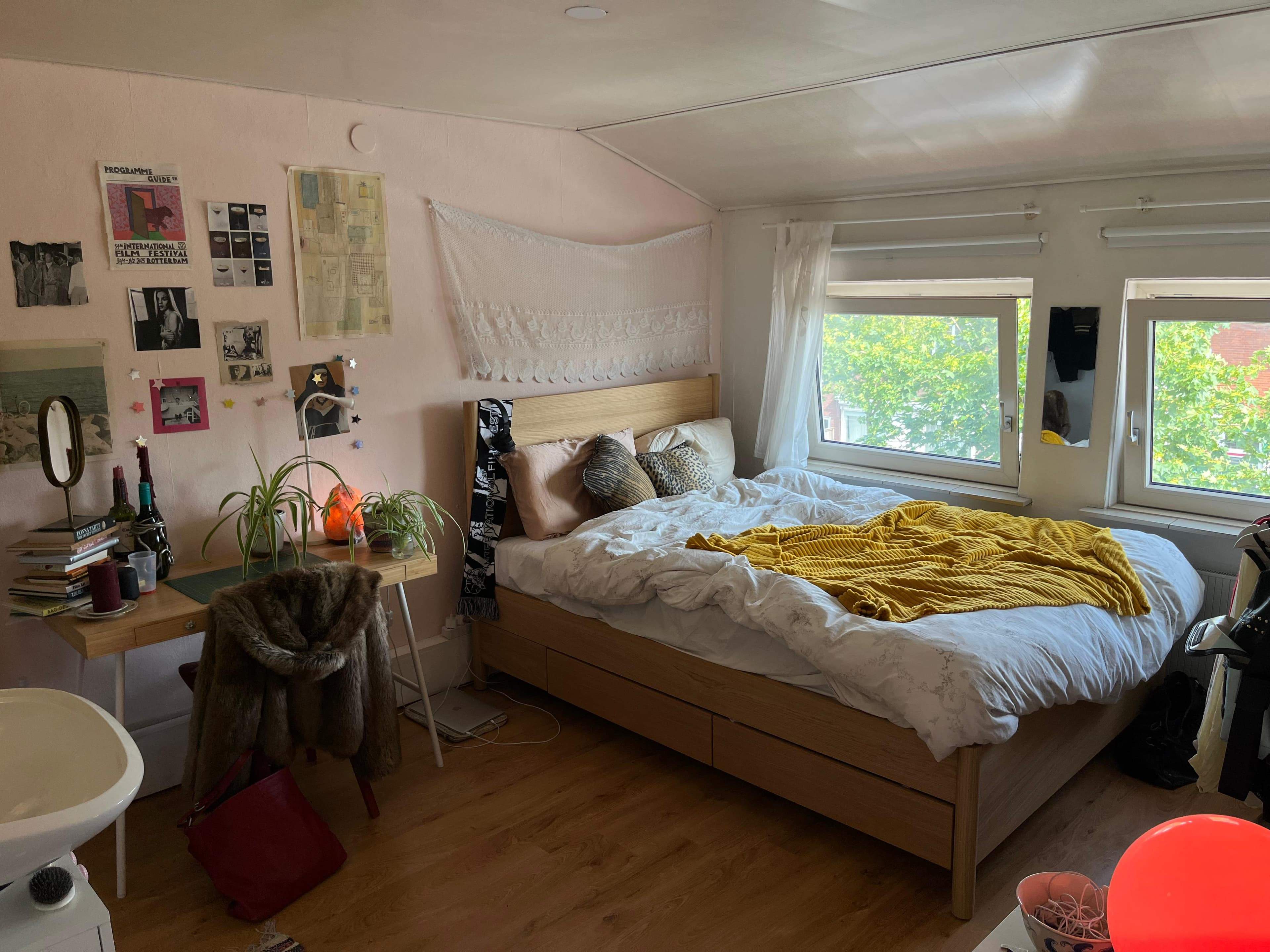 Image 4 of 4