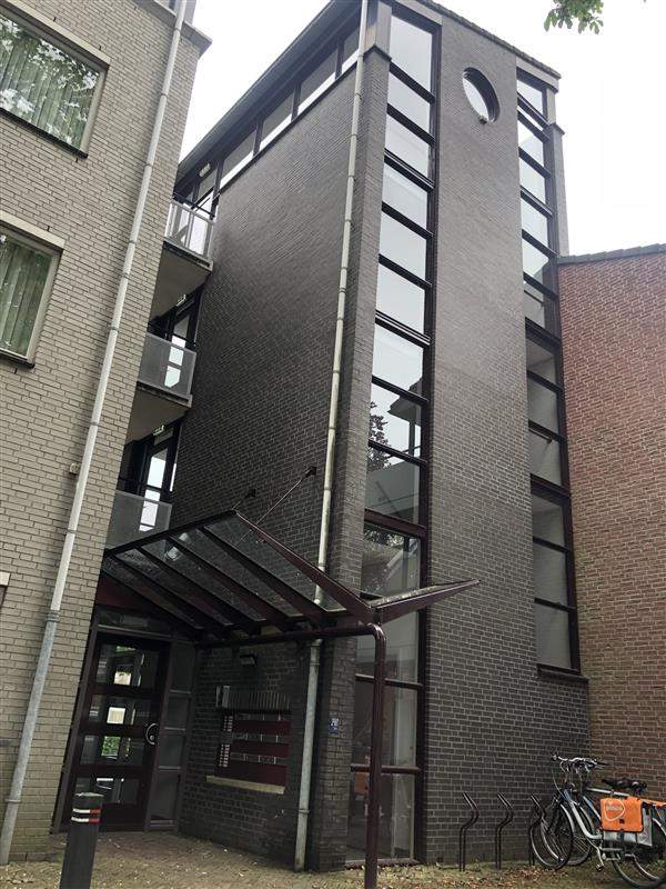 Image 3 of 27