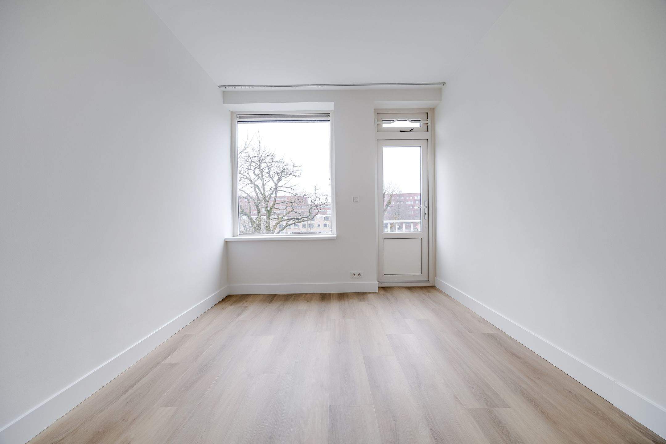Image 15 of 27
