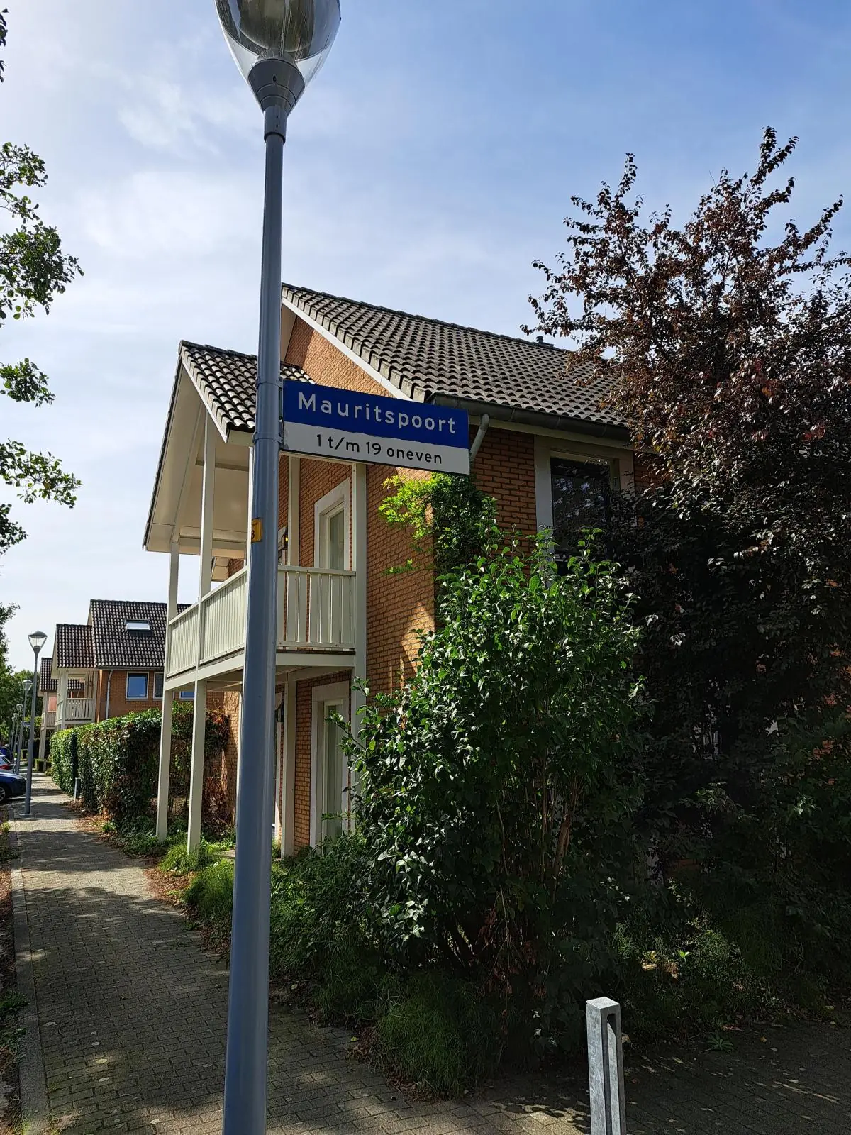 Bild 1 von 2