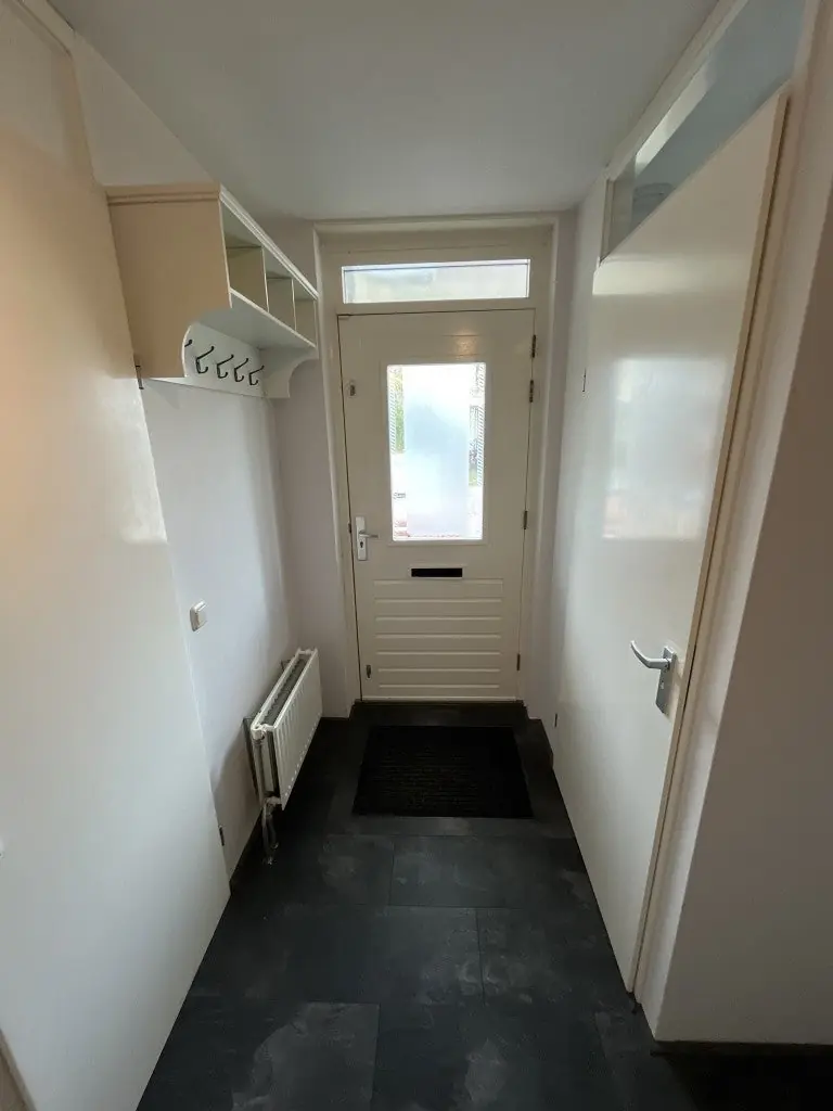 Image 2 of 25