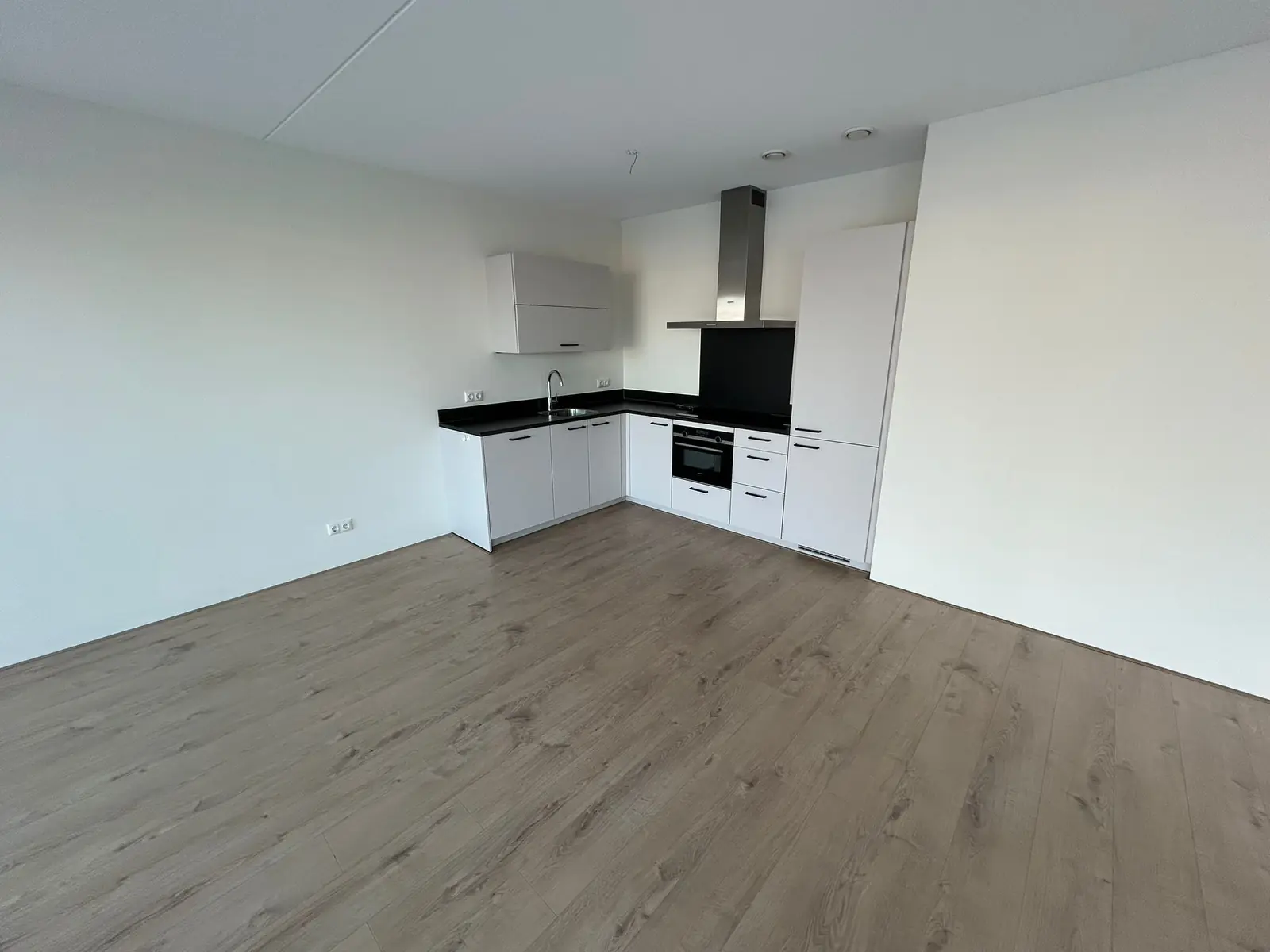 Image 6 of 6