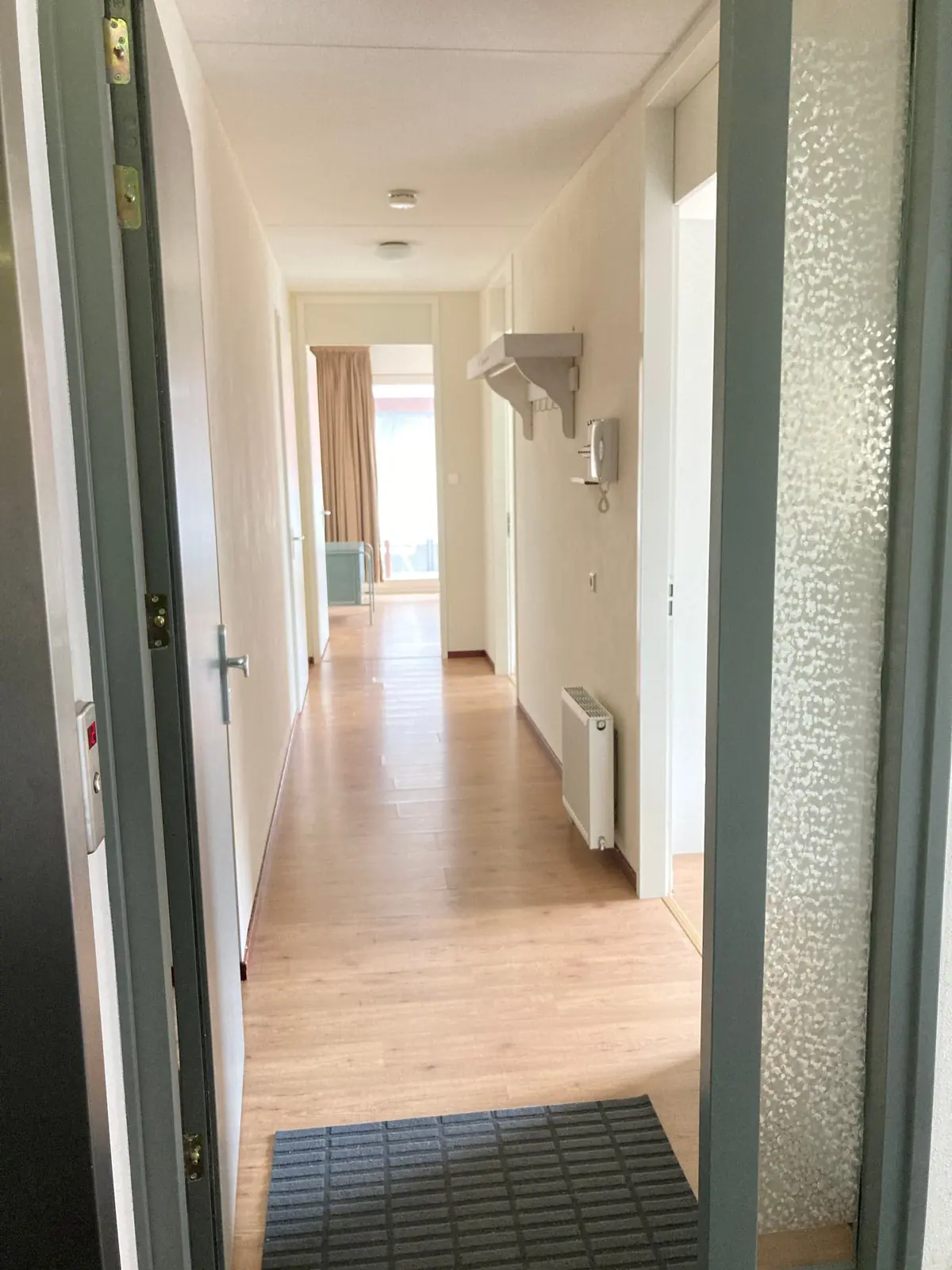 Image 4 of 28