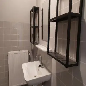 Image 5 of 10