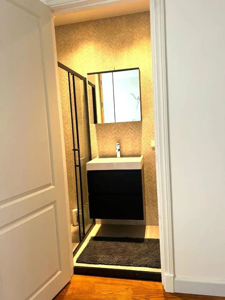 Image 7 of 10