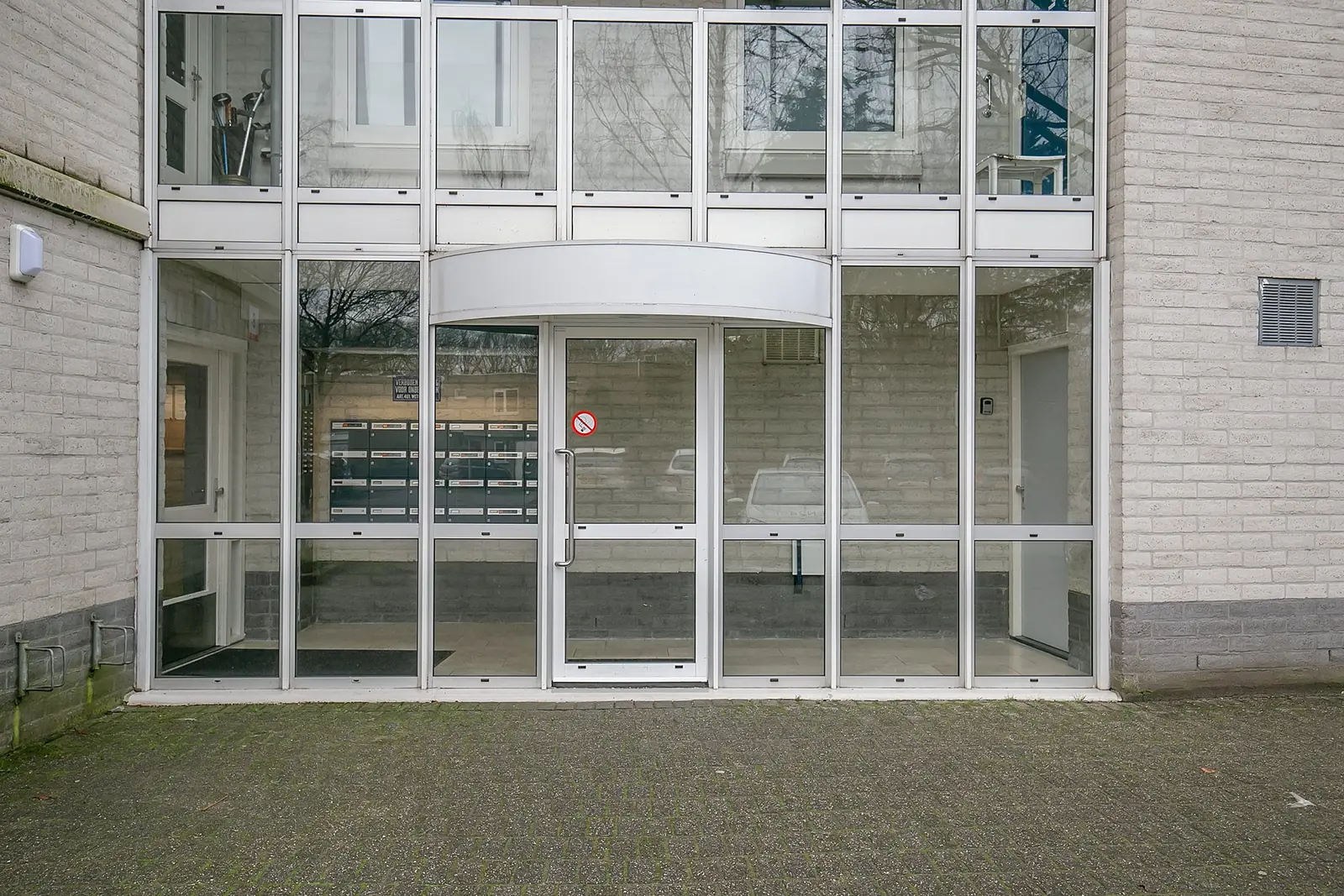 Afbeelding 1 van 16