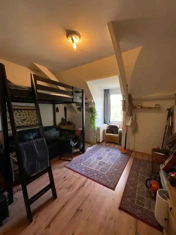 Image 2 of 3