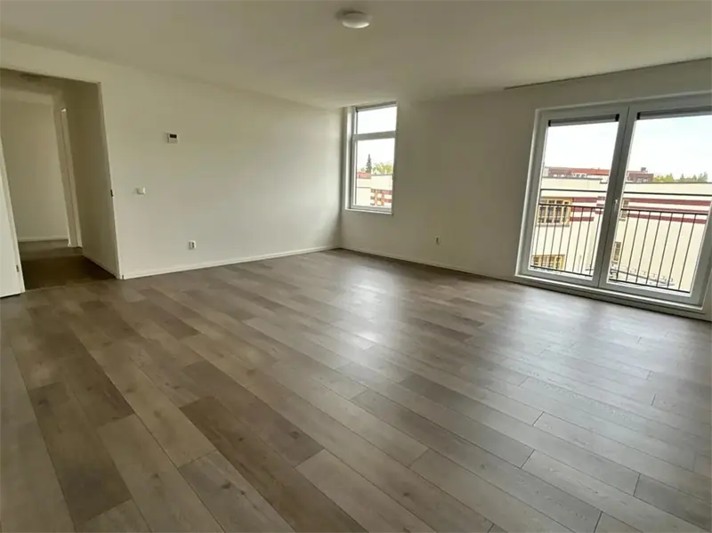 Image 4 of 14