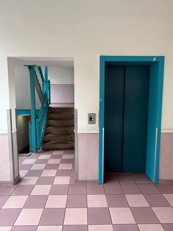 Image 4 of 25