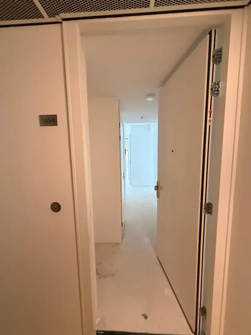 Image 2 of 7