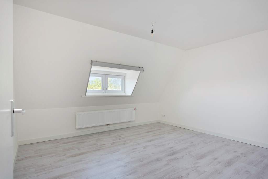 Image 11 of 21